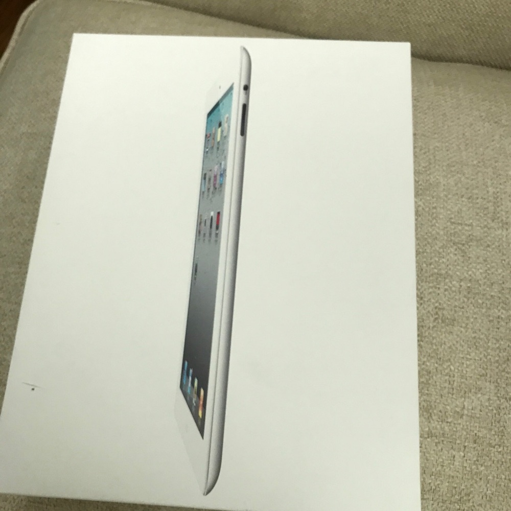 Apple iPad 2 32GB, A1395, Wi-Fi, 9.7in (PC980LL/A) - White